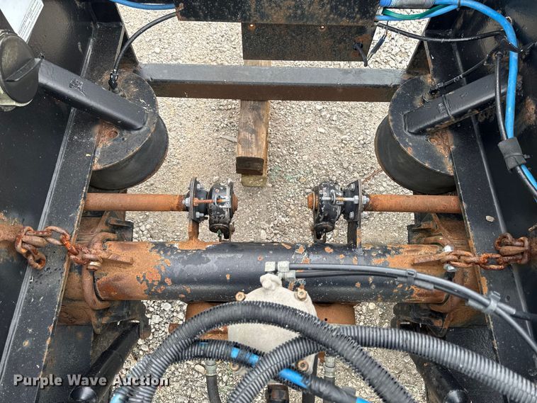 image for item FB5727 1998 Trail King flip axle