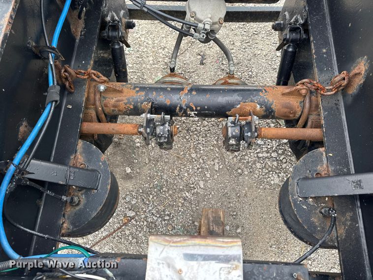 image for item FB5727 1998 Trail King flip axle