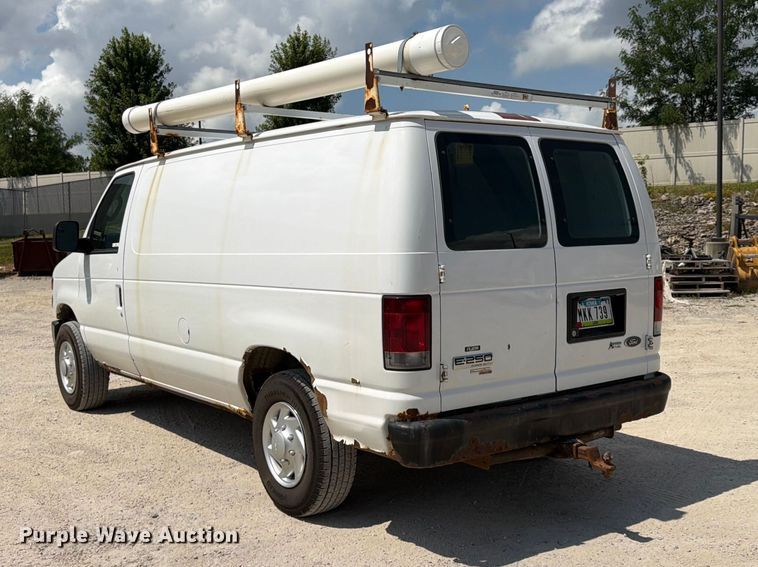 image for item FB5810 2011 Ford E250 van