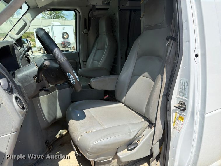 image for item FB5810 2011 Ford E250 van