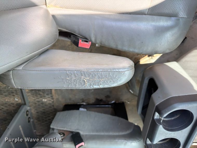 image for item FB5810 2011 Ford E250 van
