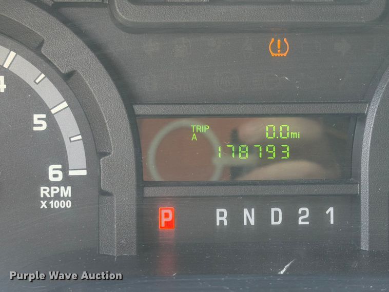 image for item FB5810 2011 Ford E250 van