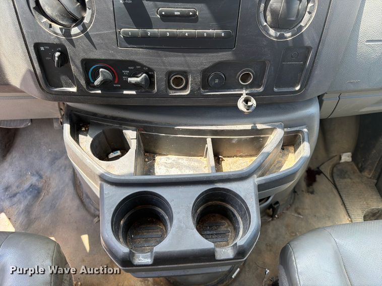 image for item FB5810 2011 Ford E250 van