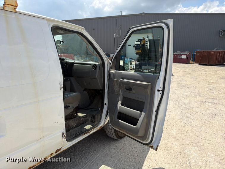 image for item FB5810 2011 Ford E250 van