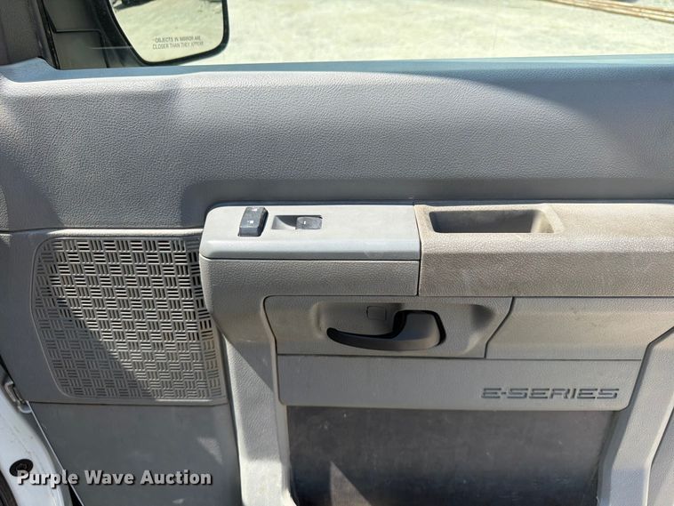 image for item FB5810 2011 Ford E250 van