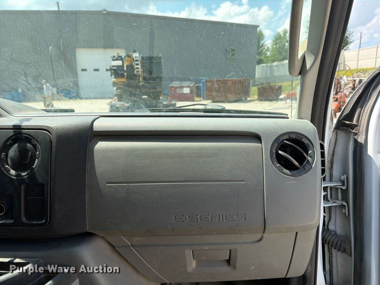 image for item FB5810 2011 Ford E250 van