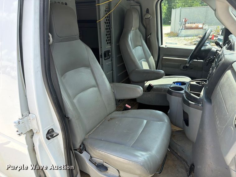 image for item FB5810 2011 Ford E250 van