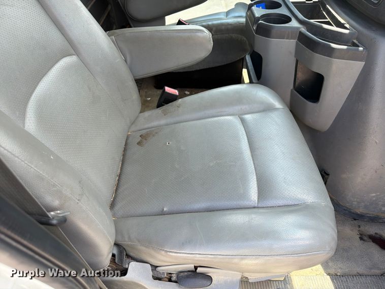 image for item FB5810 2011 Ford E250 van