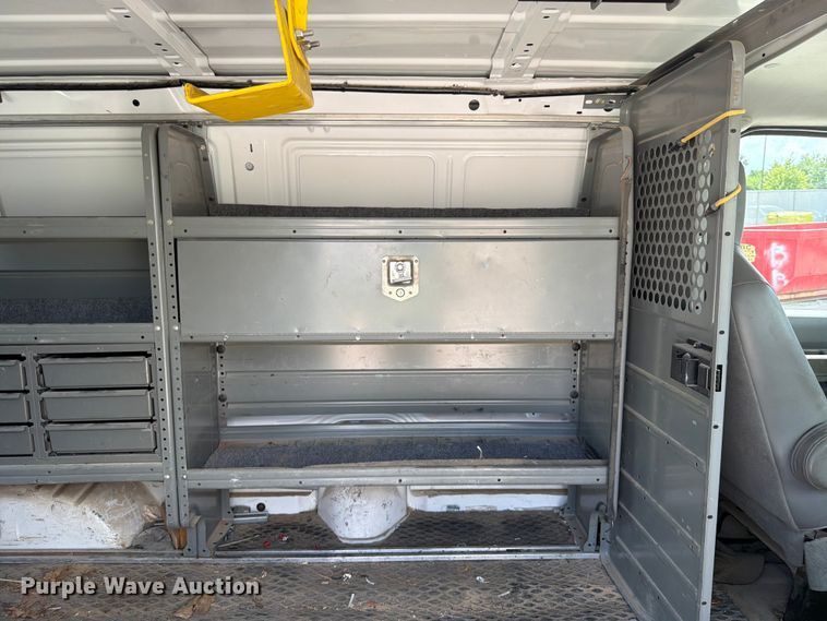 image for item FB5810 2011 Ford E250 van