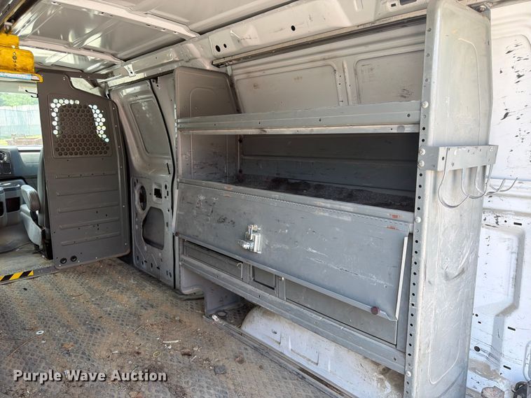 image for item FB5810 2011 Ford E250 van