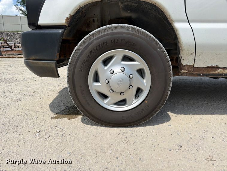 image for item FB5810 2011 Ford E250 van