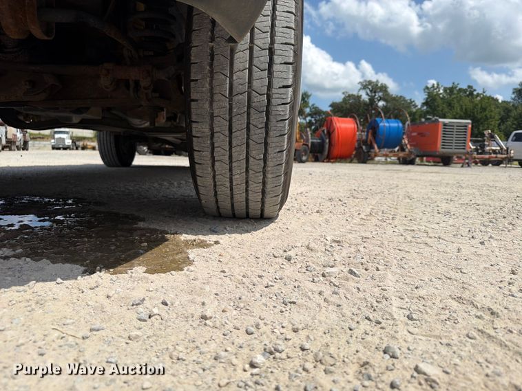 image for item FB5810 2011 Ford E250 van