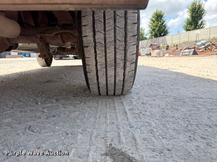 image for item FB5810 2011 Ford E250 van