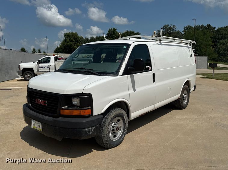 2014 GMC Savana G2500 van