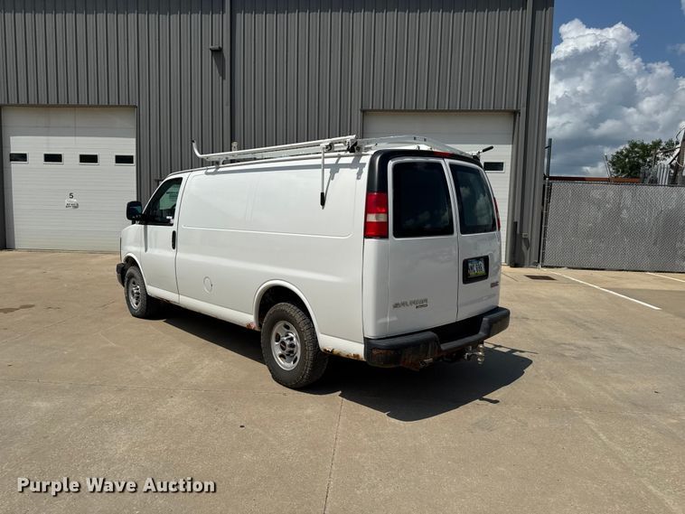 image for item FB5811 2014 GMC Savana G2500 van
