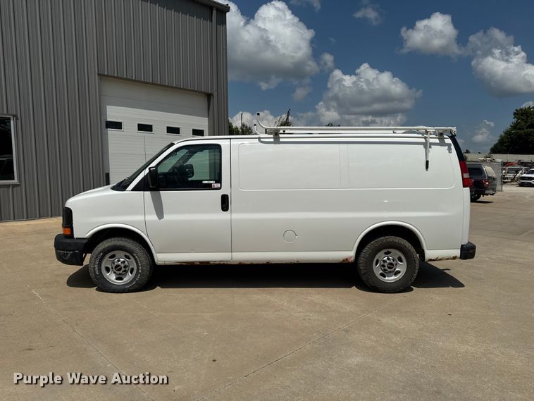 image for item FB5811 2014 GMC Savana G2500 van