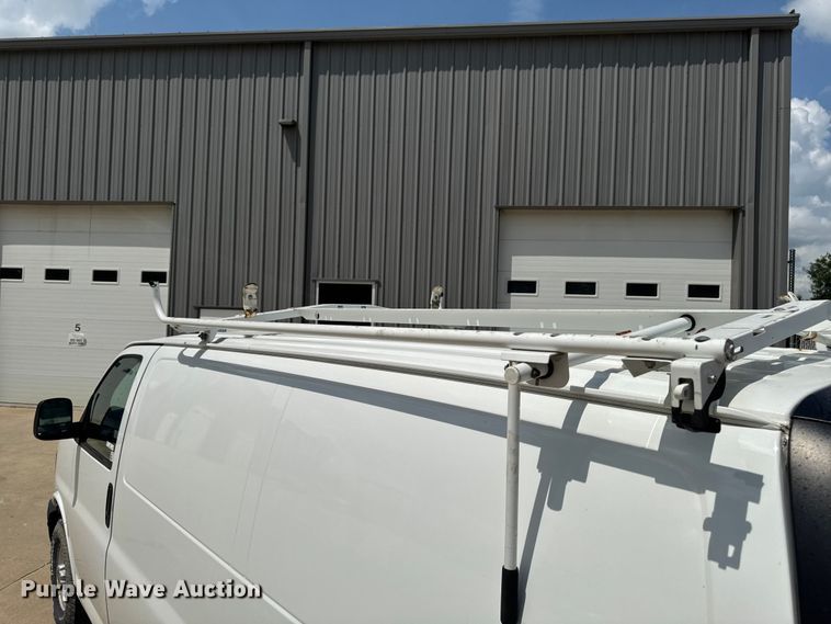 image for item FB5811 2014 GMC Savana G2500 van