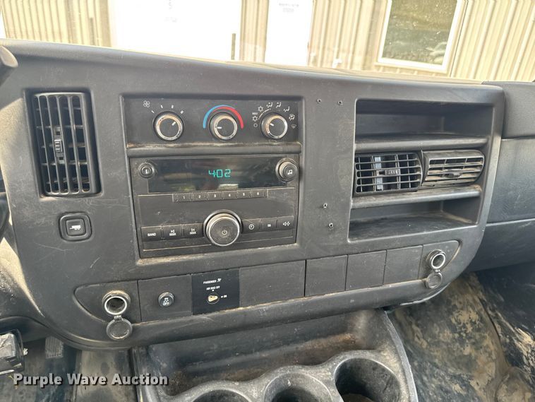 image for item FB5811 2014 GMC Savana G2500 van