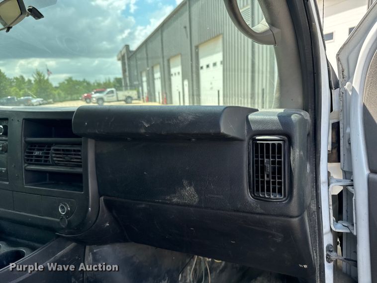 image for item FB5811 2014 GMC Savana G2500 van