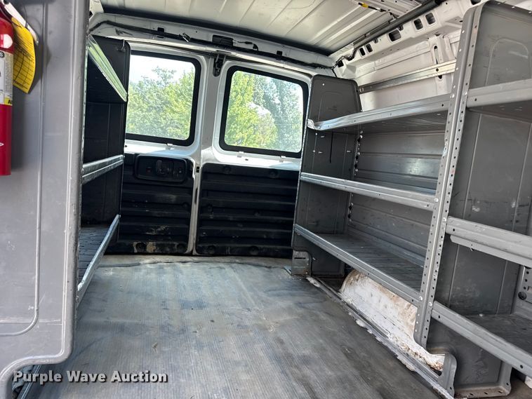 image for item FB5811 2014 GMC Savana G2500 van