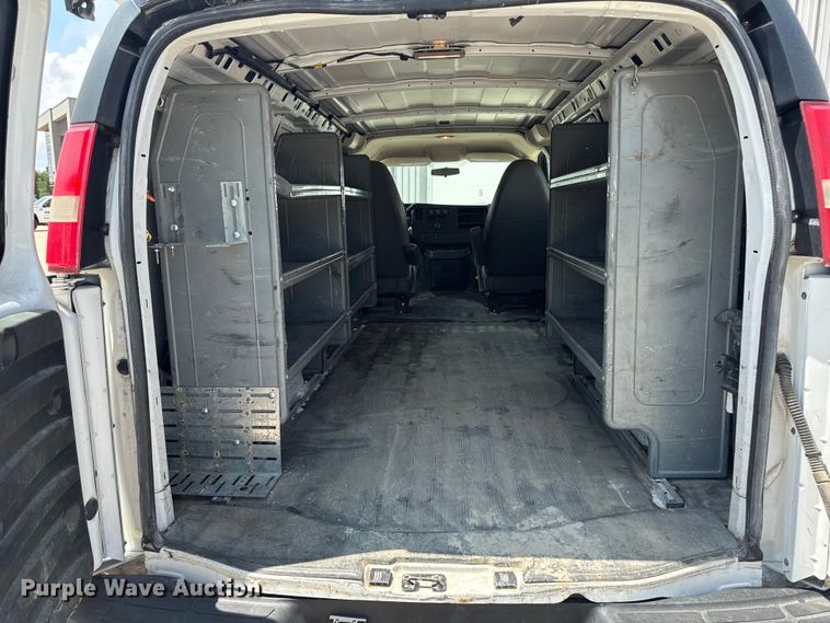 image for item FB5811 2014 GMC Savana G2500 van