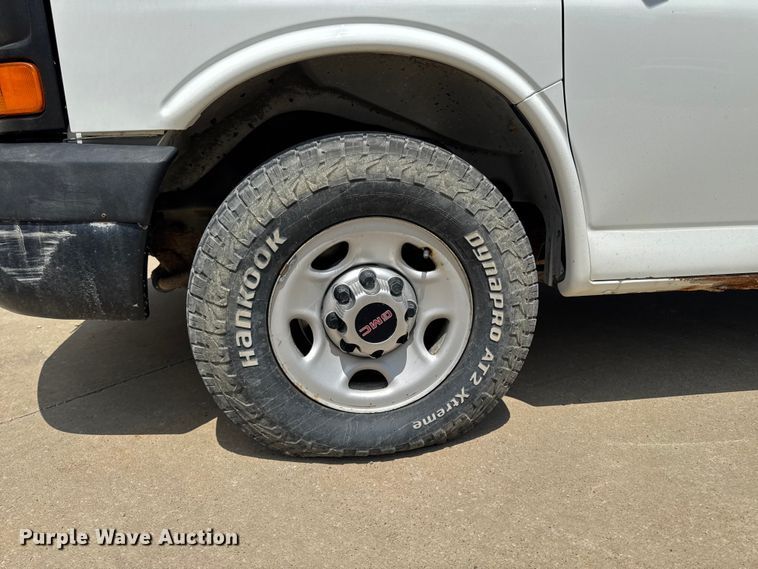 image for item FB5811 2014 GMC Savana G2500 van