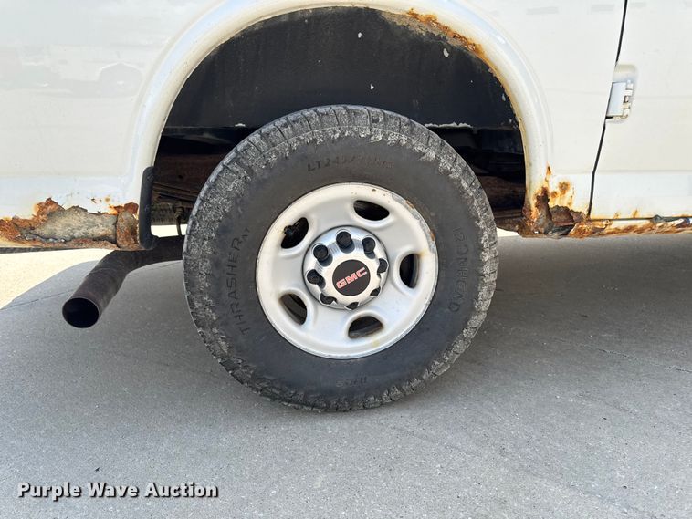 image for item FB5811 2014 GMC Savana G2500 van