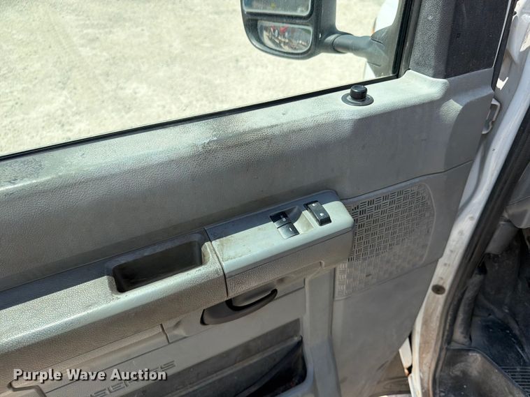 image for item FB5812 2014 Ford E250 van
