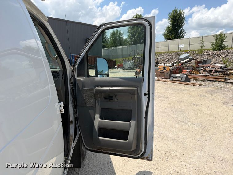 image for item FB5812 2014 Ford E250 van