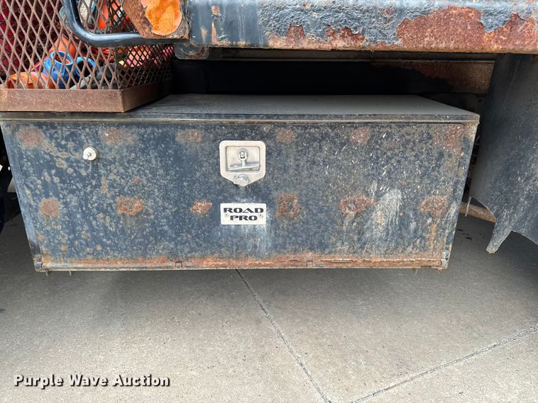 image for item FB5813 2003 GMC C4500 dump truck