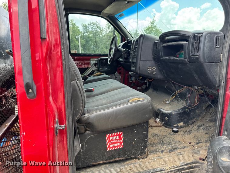 image for item FB5813 2003 GMC C4500 dump truck