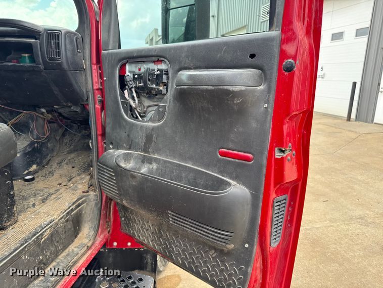 image for item FB5813 2003 GMC C4500 dump truck