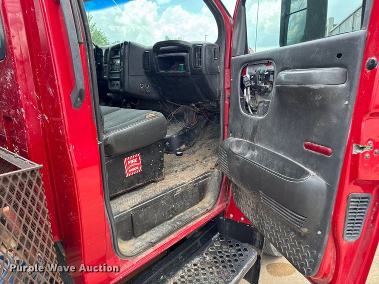 image for item FB5813 2003 GMC C4500 dump truck