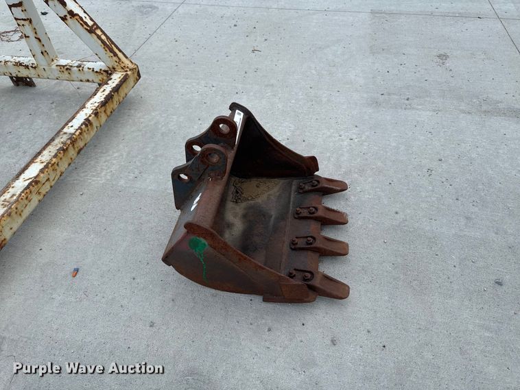 image for item FB5819 Bobcat excavator bucket