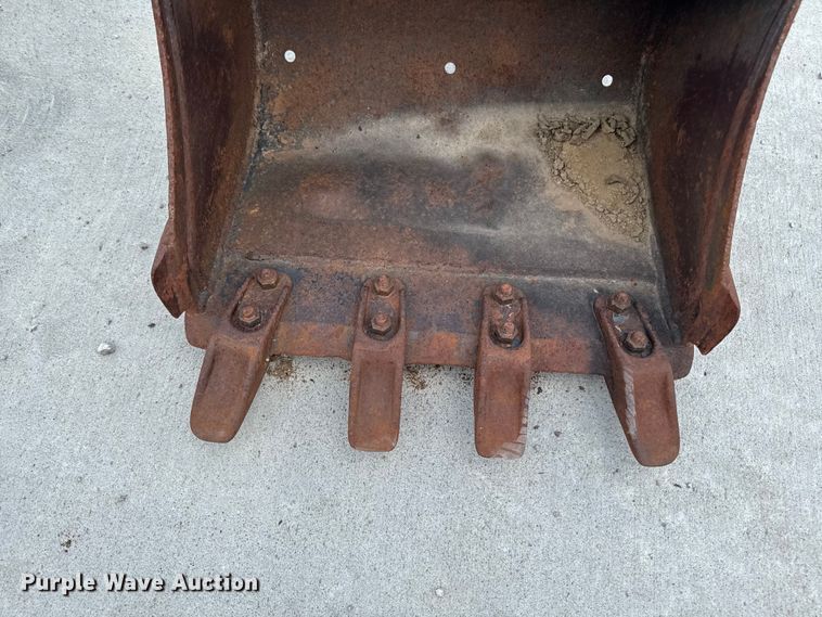image for item FB5819 Bobcat excavator bucket