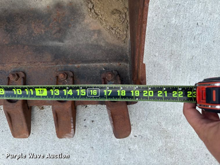 image for item FB5819 Bobcat excavator bucket