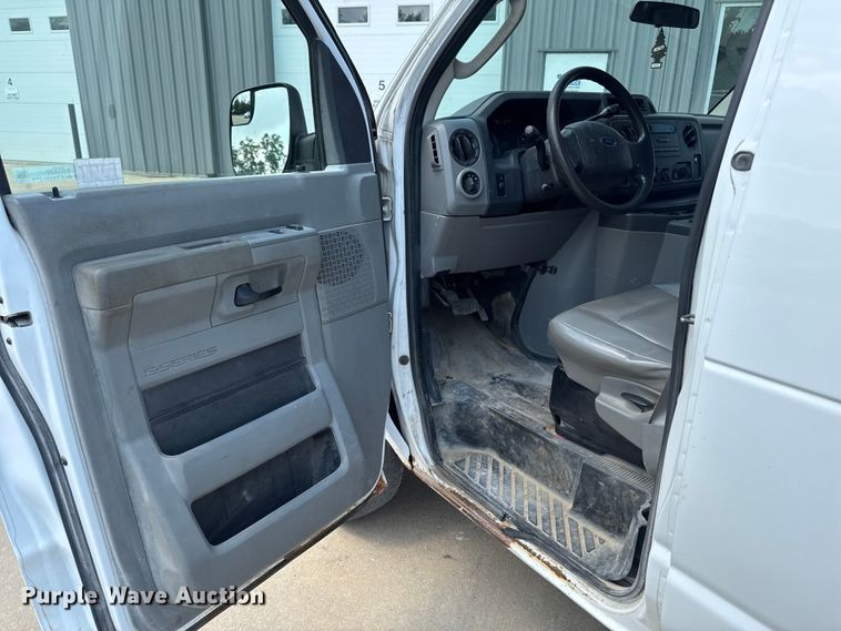 image for item FB5820 2013 Ford E250 van