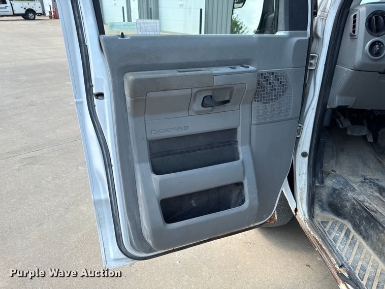 image for item FB5820 2013 Ford E250 van