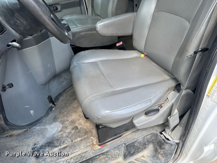 image for item FB5820 2013 Ford E250 van
