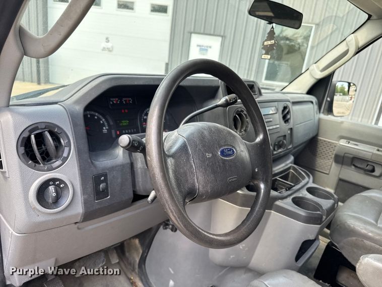 image for item FB5820 2013 Ford E250 van