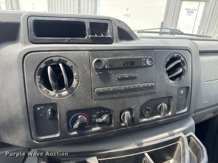 image for item FB5820 2013 Ford E250 van