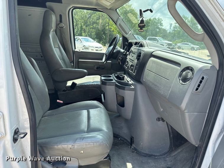 image for item FB5820 2013 Ford E250 van