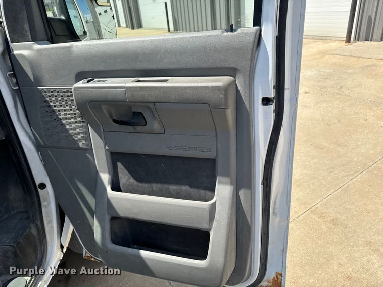 image for item FB5820 2013 Ford E250 van