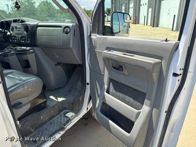 image for item FB5820 2013 Ford E250 van
