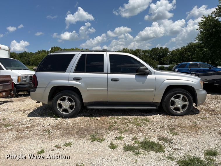 image for item FB5825 2008 Chevrolet Trailblazer SUV