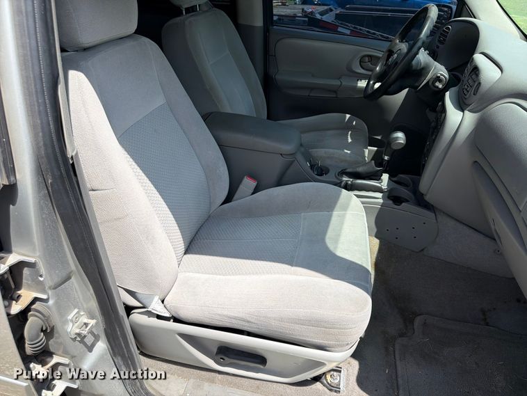 image for item FB5825 2008 Chevrolet Trailblazer SUV