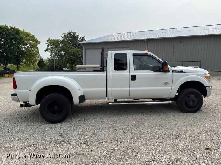image for item FB5829 2016 Ford F350 Super Duty Ext. Cab pickup truck