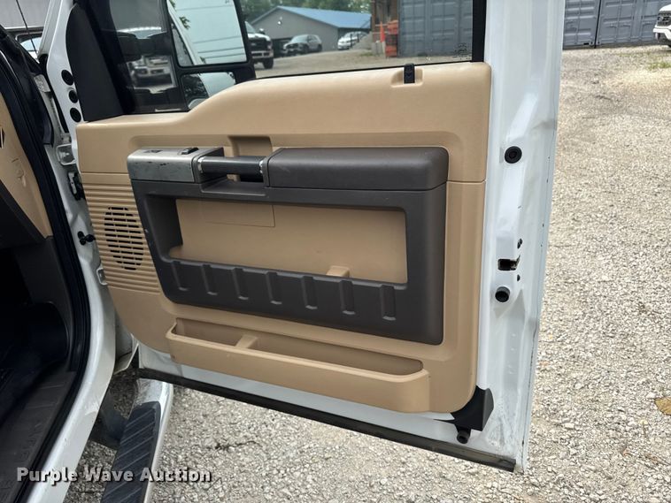 image for item FB5829 2016 Ford F350 Super Duty Ext. Cab pickup truck