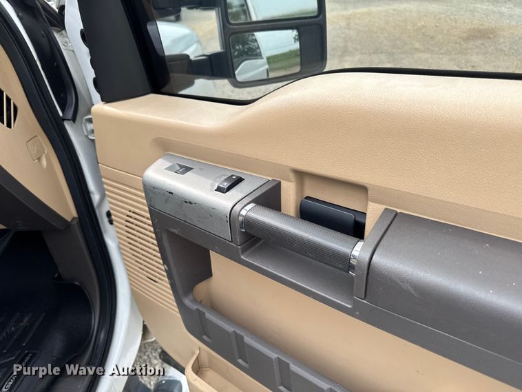 image for item FB5829 2016 Ford F350 Super Duty Ext. Cab pickup truck