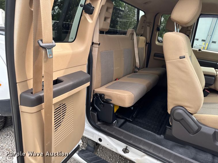 image for item FB5829 2016 Ford F350 Super Duty Ext. Cab pickup truck